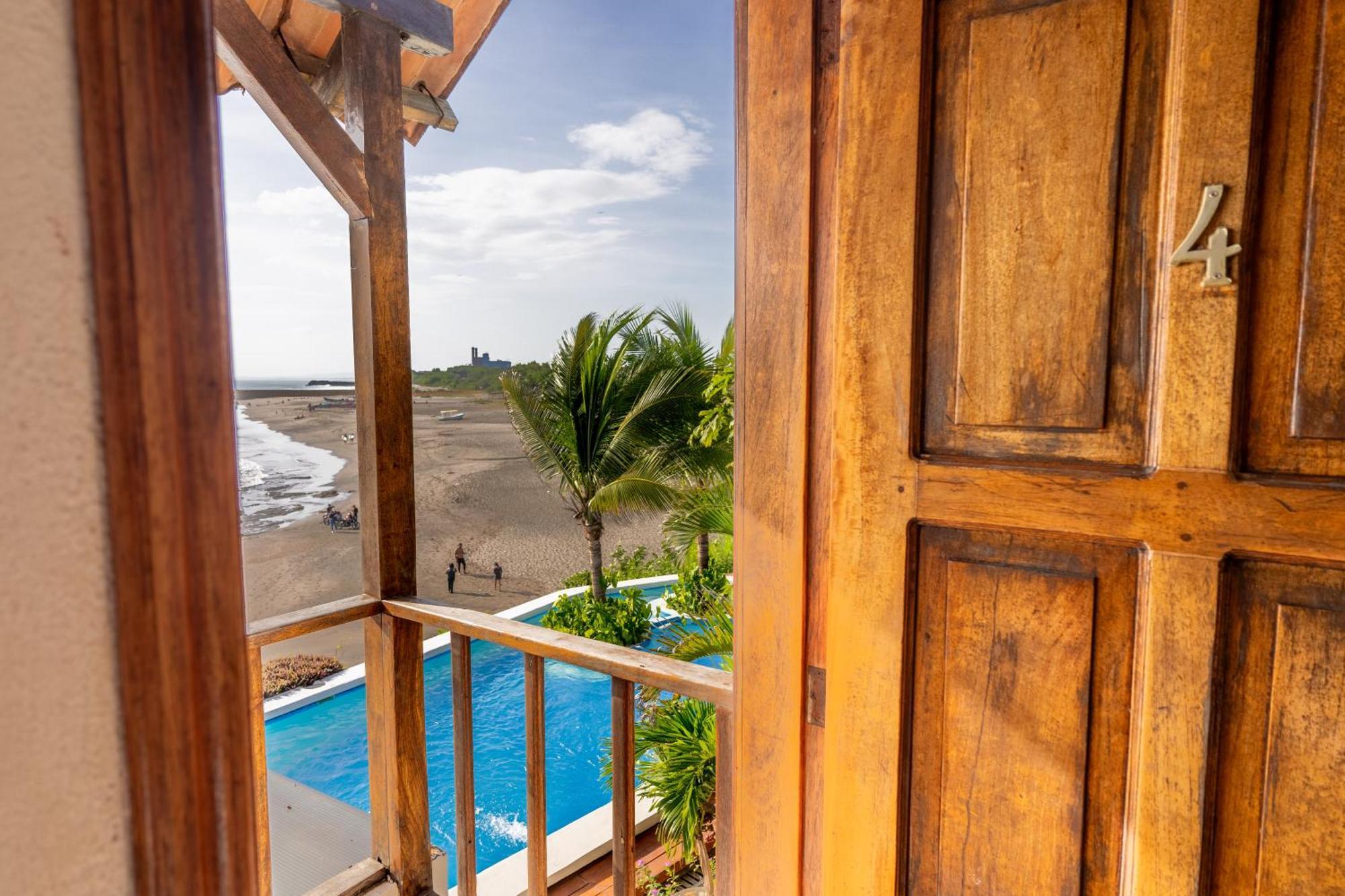 Miramar Surfcamp Lodge Puerto Sandino